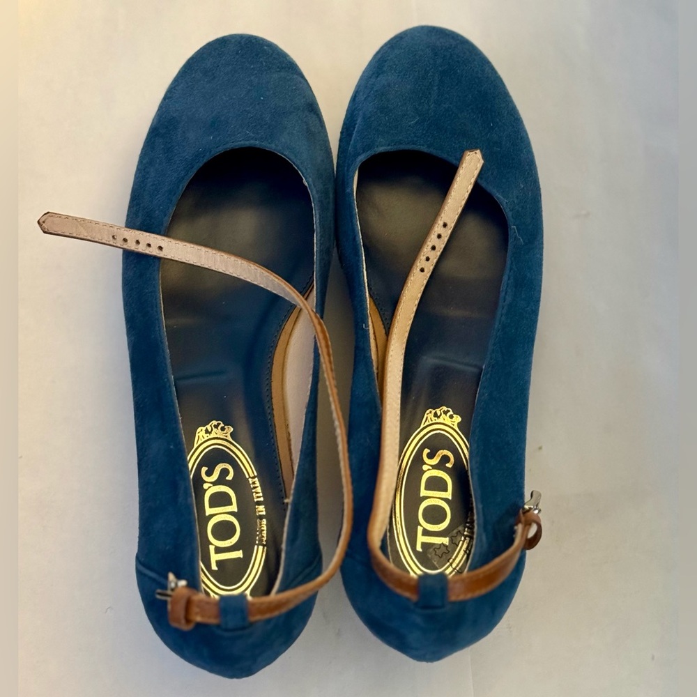 NEW Tod's Blue Suede Ankle Strap Platform
Wedge Pumps Size 37.5. Comfortable!